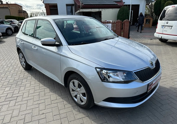 Skoda Fabia cena 33600 przebieg: 52000, rok produkcji 2017 z Działoszyn małe 596